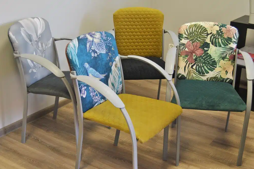 zmiana tapicerki krzesła